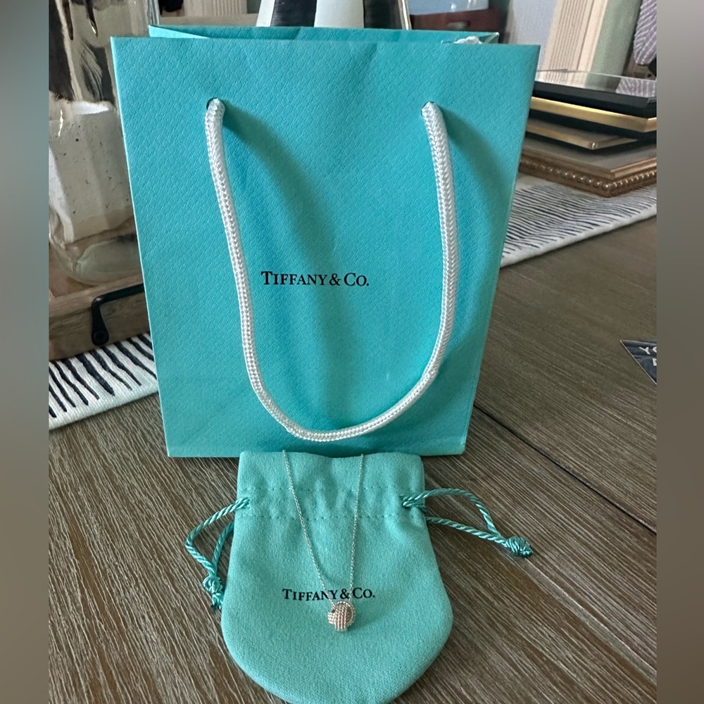 Tiffany Twist Knot Pendant